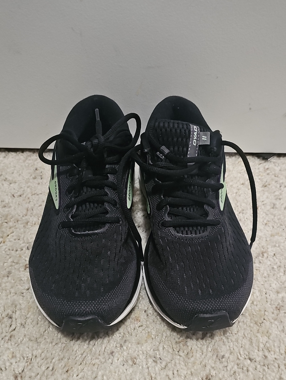 Brooks Dyad Black Shoes with Mint Accent